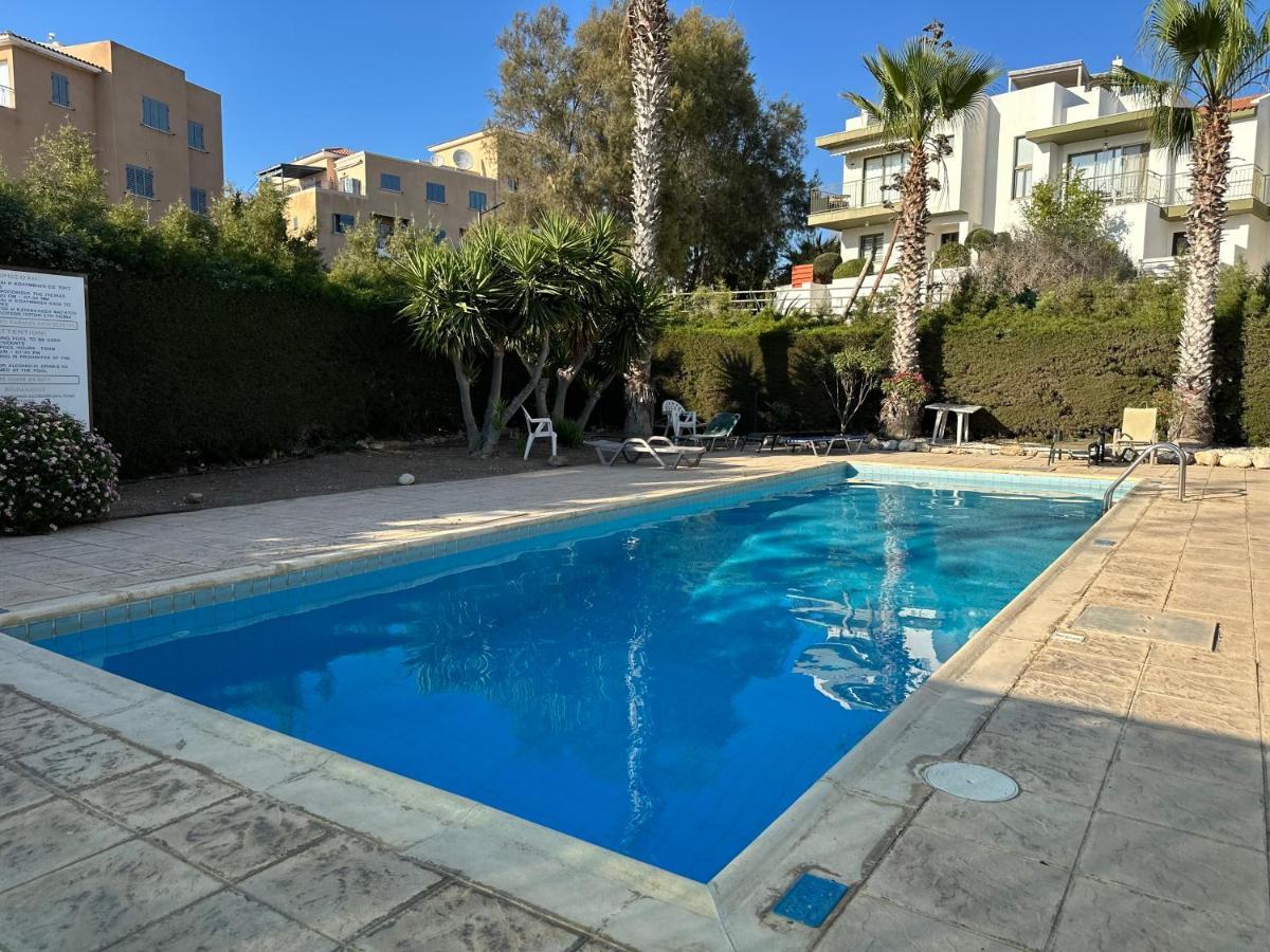 Sea View Apartment Near The Beach Pafos Dış mekan fotoğraf
