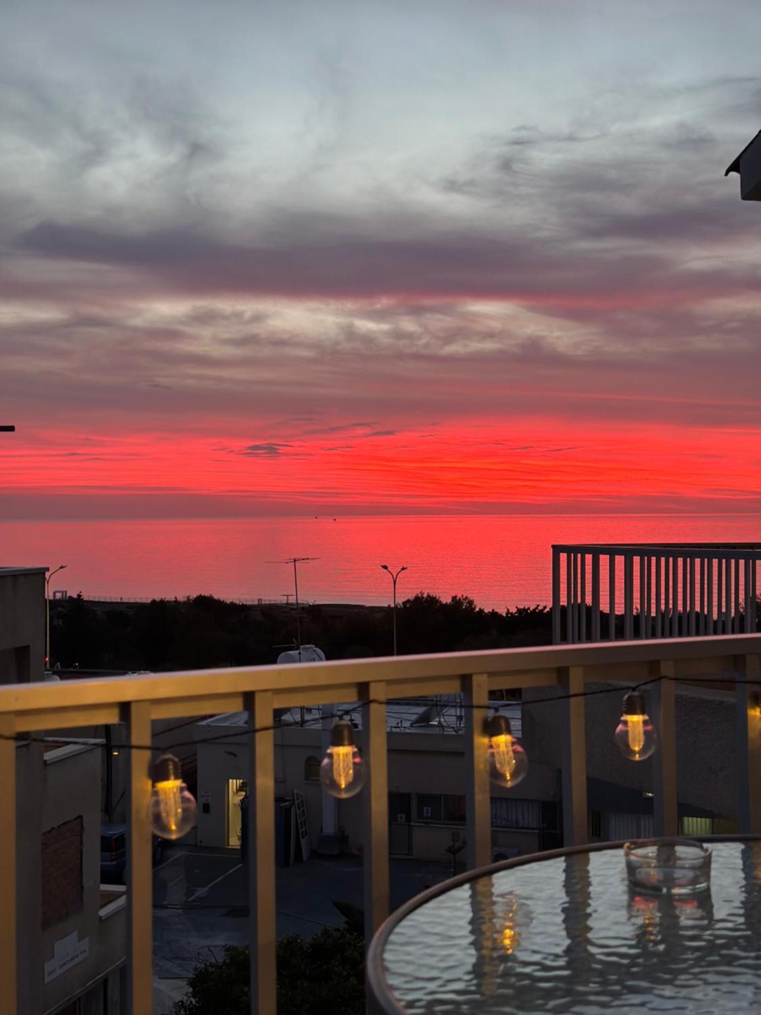 Sea View Apartment Near The Beach Pafos Dış mekan fotoğraf