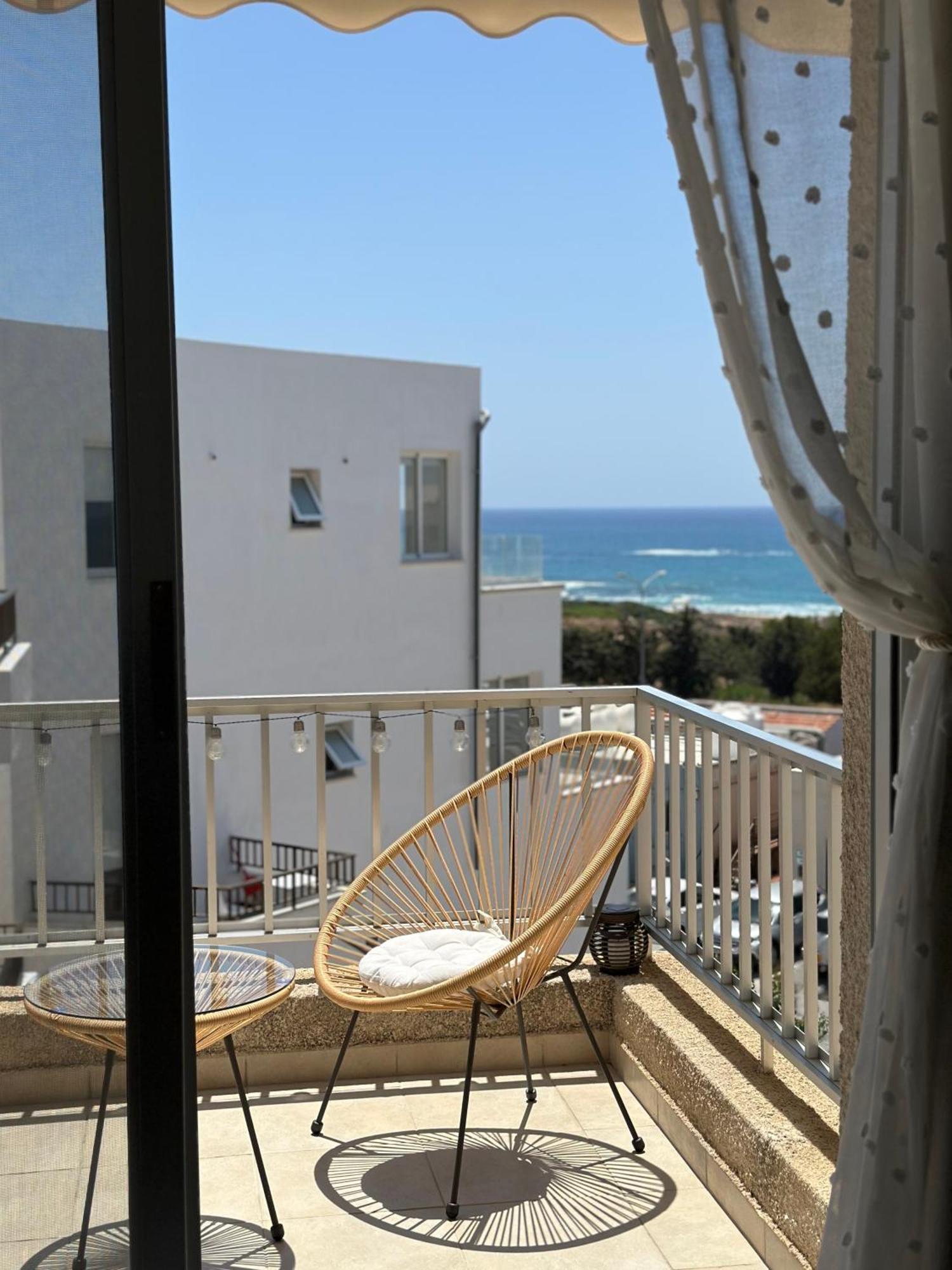 Sea View Apartment Near The Beach Pafos Dış mekan fotoğraf